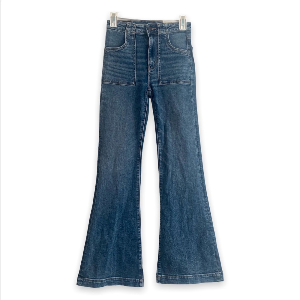 “American Eagle” Hi-Rise flare jeans